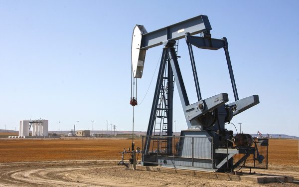 Războiul din Iran zguduie piața petrolului: Prețuri record, cerere în scădere!