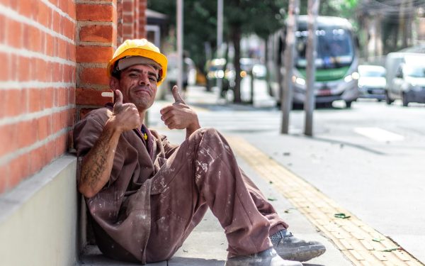 Calitatea muncii în Europa crește, dar decalajele femei-bărbați persistă