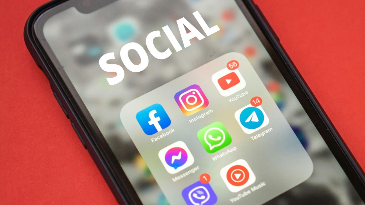 Meta, vizată de Comisia Europeană: Rivalii AI, pe urmele WhatsApp