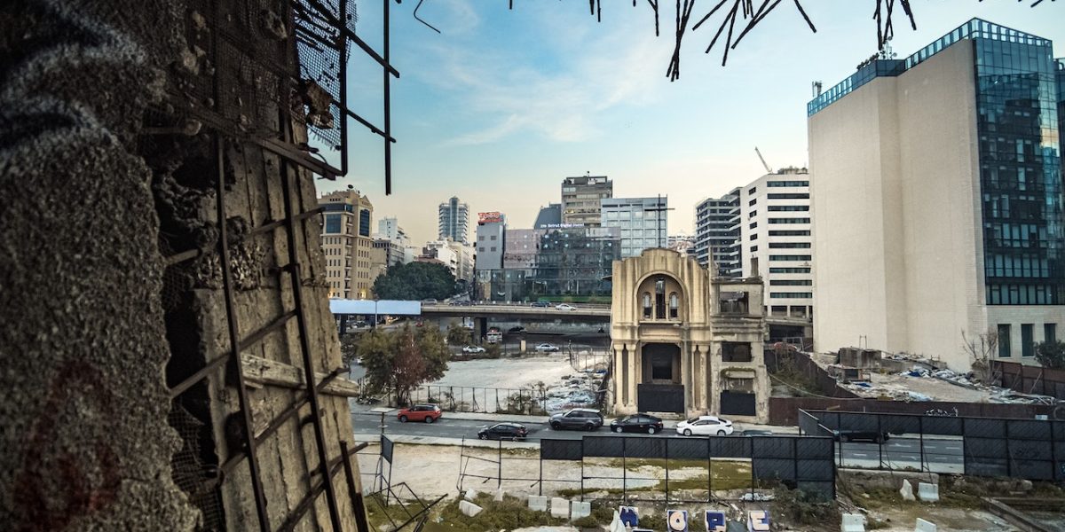 O tentativă israeliană de asasinat în Liban a provocat moartea unui lider politic oposant Hezbollah Duminică, o operațiune a forțelor israeliene în Liban s-a soldat cu decesul unui lider de rang înalt al unui grup politic opozant Hezbollah, după ce inițial s-a raportat că miza era eliminarea unui apropiat al organizației susținute de Iran