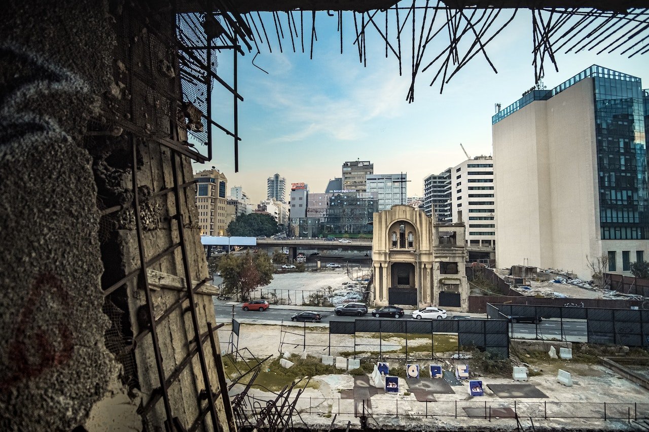 O tentativă israeliană de asasinat în Liban a provocat moartea unui lider politic oposant Hezbollah Duminică, o operațiune a forțelor israeliene în Liban s-a soldat cu decesul unui lider de rang înalt al unui grup politic opozant Hezbollah, după ce inițial s-a raportat că miza era eliminarea unui apropiat al organizației susținute de Iran