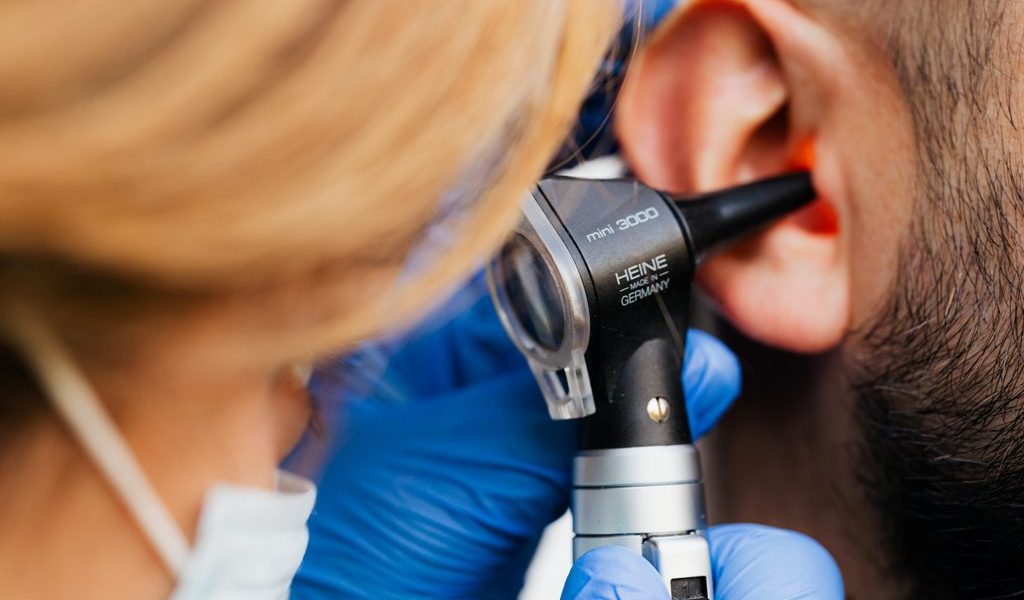 O terapie genică experimentală, administrată o singură dată, poate restabili auzul persoanelor născute cu surditate genetică, conform unui studiu realizat de Universitatea din Suedia și publicat recent în revista Nature Medicine