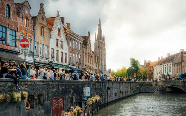 Avocat CJUE: Țările UE, blocate să limiteze accesul la medicină pentru elevi