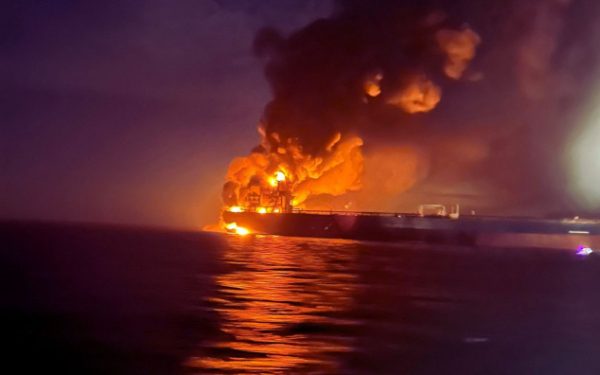 Petrol în GOLFUL Persic: Imagini din spațiu arată dezastrul după atacuri