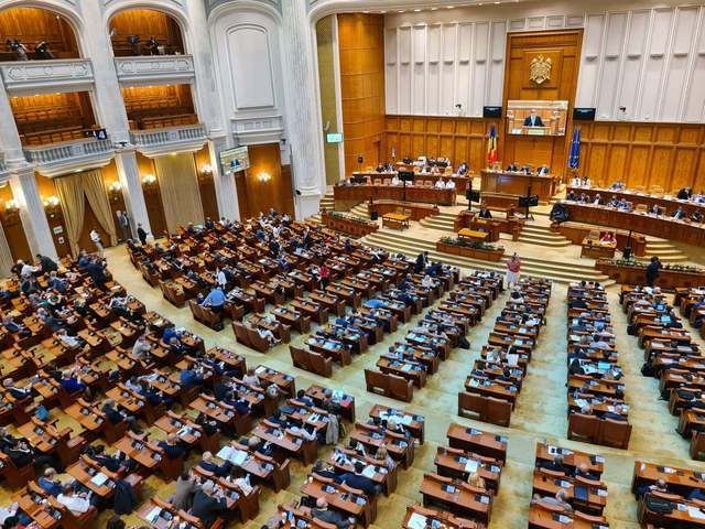 Plenul Camerei Deputaților a votat, miercuri, în calitate de for decizional, proiectul de lege care prevede gratuitate la consilierea psihologică pentru părinții și tutorii copiilor diagnosticați cu tulburări din spectrul autist sau sindrom Down