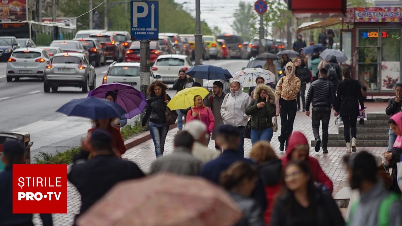 Vremea se menține instabilă în cea mai mare parte a țării, cu ploi frecvente, vânt intens și temperaturi în scădere, avertizează meteorologii