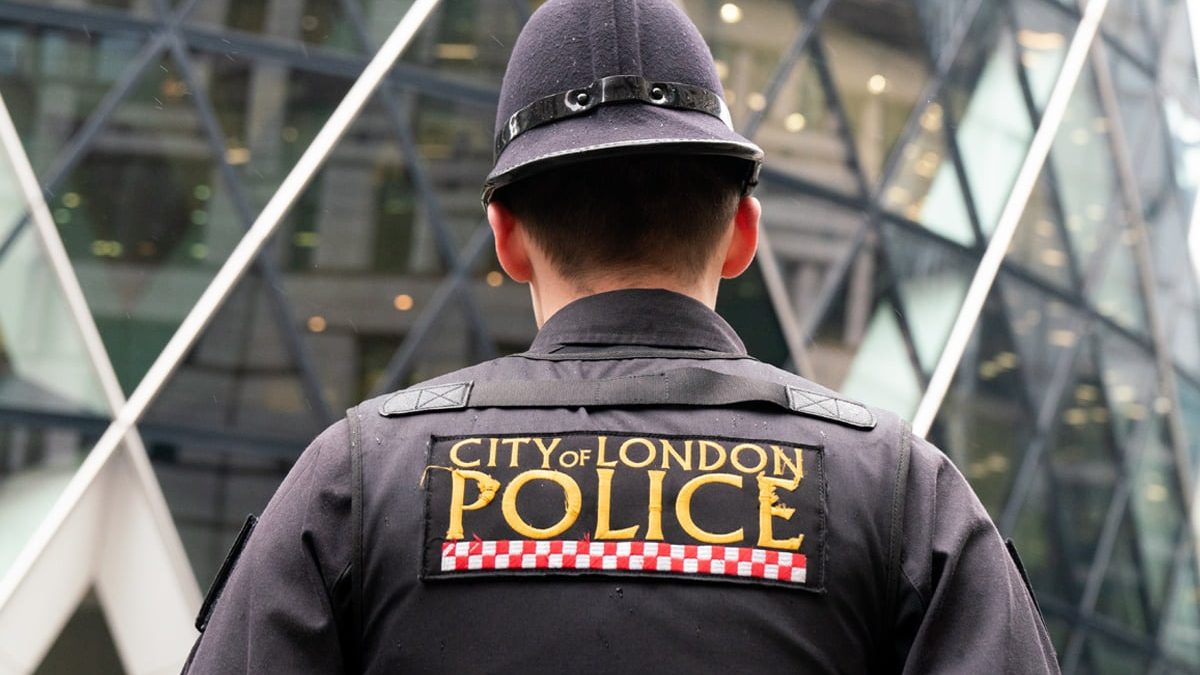 Trei cetățeni britanici, acuzați că au vrut să incendieze Iran International în Londra