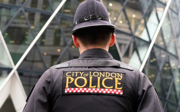 Trei cetățeni britanici, acuzați că au vrut să incendieze Iran International în Londra