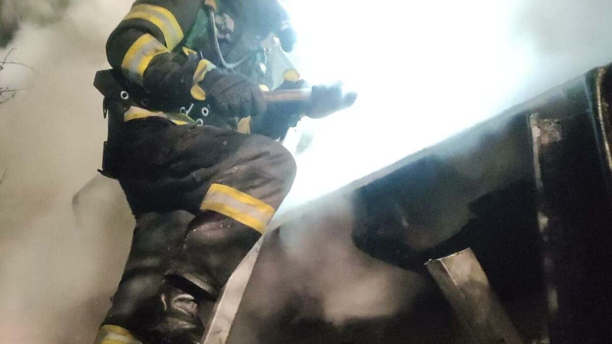 Incendiu URIAȘ la Galați: O victimă descoperită, pompierii luptă în continuare