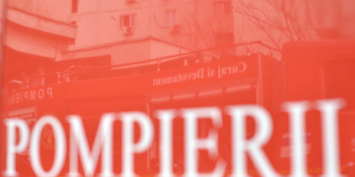 Incendiu la fostul institut de petrol și gaze din Câmpina