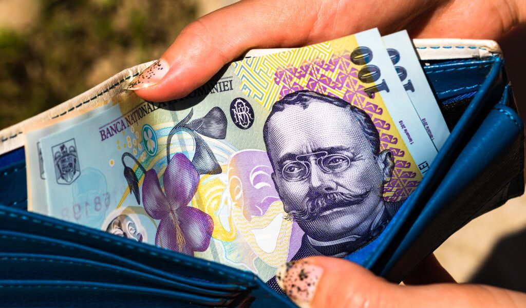 Ministerul Finanțelor va lansa o nouă ediție de titluri de stat Tezaur, cu dobânzi semnificativ mai mari decât cele oferite de băncile comerciale la depozite, potrivit informațiilor transmise de Rador Radio România