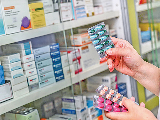 Farmacii de stat în spitale: București conduce, privatele domină România