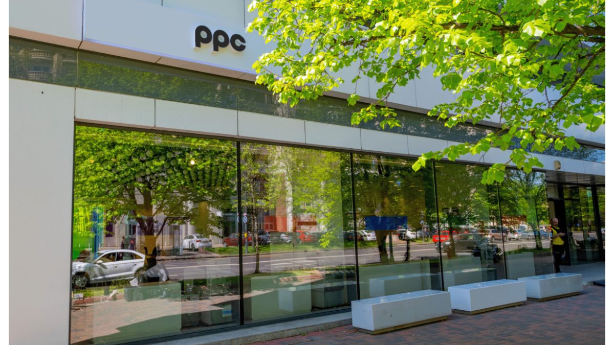 PPC sfidează Hidroelectrica: Prețuri la energie, tot mai mici