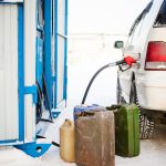 Poți lua benzină în canistră? Avertisment pentru șoferi – reguli clare