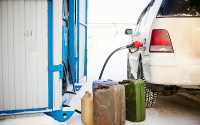 Poți lua benzină în canistră? Avertisment pentru șoferi – reguli clare