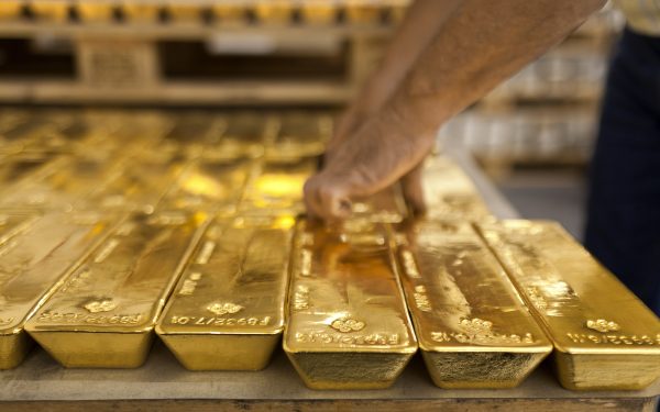 Aurul, vedeta băncilor centrale: De ce vând acum, după un record istoric?