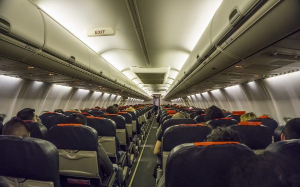 Taxă în Olanda: Zborurile lungi cu avionul, un lux pentru Europa