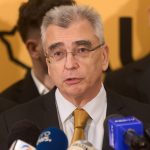 Petrişor Peiu: AUR nu se va alia cu coaliția de guvernare înainte de alegeri Liderul senatorilor AUR, Petrişor Peiu, a declarat marți că formațiunea sa nu are intenția de a iniția vreo alianță sau înțelegere cu vreunul dintre partidele aflate la guvernare până la momentul alegerilor generale