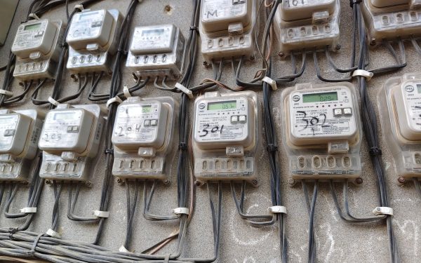 Țara URIAȘĂ recurge la întreruperi de curent: Două ore fără electricitate