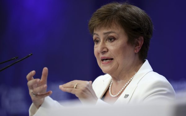 FMI trage semnalul de alarmă: România, sub lupa raportului privind finanțele publice