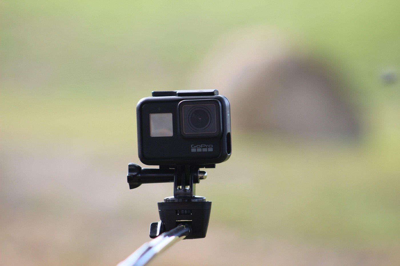 GoPro, odată un nume de referință pe Wall Street și un simbol al camerelor de acțiune, se confruntă cu dificultăți majore