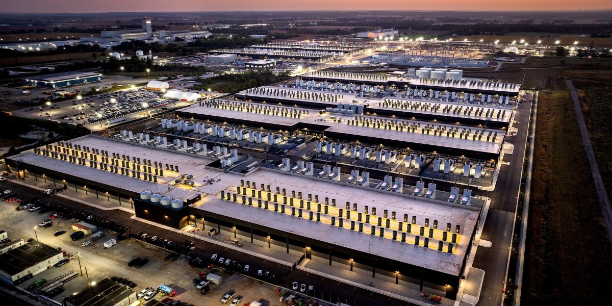 Centrele de date folosite pentru alimentarea inteligenței artificiale creează probleme serioase pentru mediu, nu doar din cauza consumului uriaș de energie, ci și prin impactul pe care îl au asupra temperaturii locale