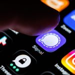 FBI recuperează mesaje Signal șterse de pe iPhone. Un nou scandal?