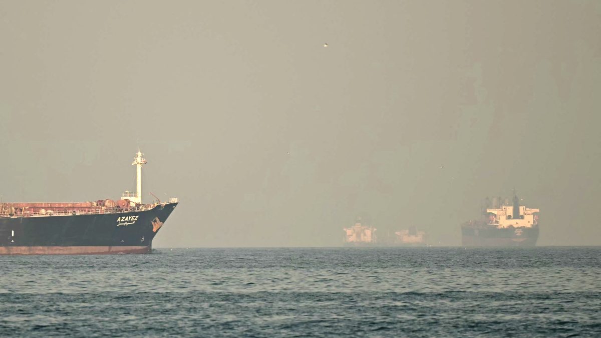 Petrolul, în cădere liberă după anunțul Iran asupra Strâmtorii Hormuz