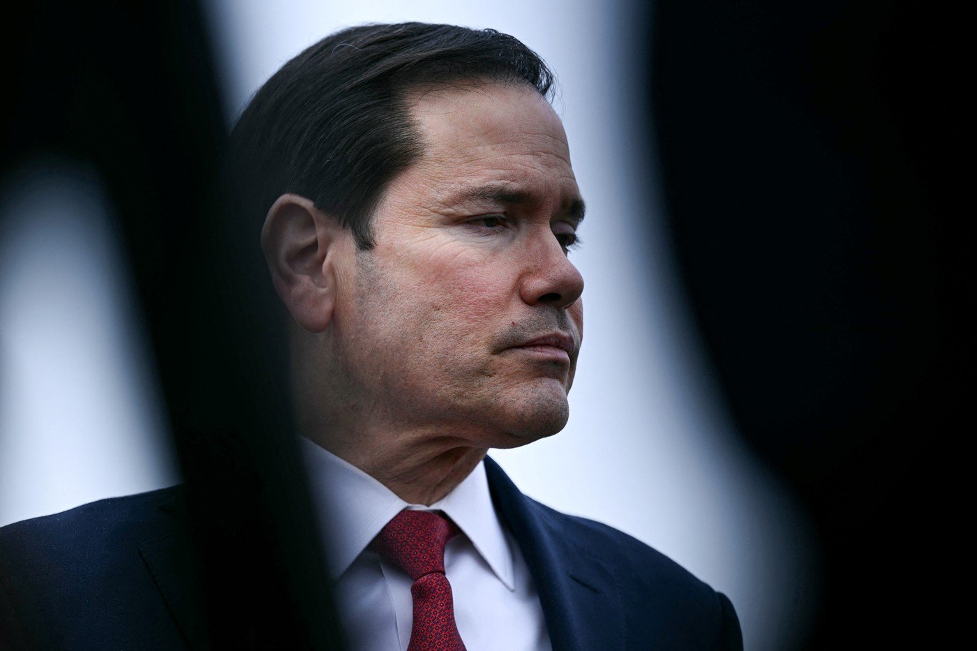 SUA Mulțumește României pentru Sprijinul în Orientul Mijlociu Secretarul de stat american, Marco RUBIO, a avut o convorbire telefonică cu ministrul român de Externe, Oana ȚOIU, joi, în care a exprimat mulțumiri pentru sprijinul acordat de România în operațiunile americane privind securitatea în Orientul Mijlociu