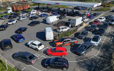 Prețurile carburanților în România cresc mai mult decât în Europa, criza lovește și țara importatoare din Rusia și Azerbaidjan