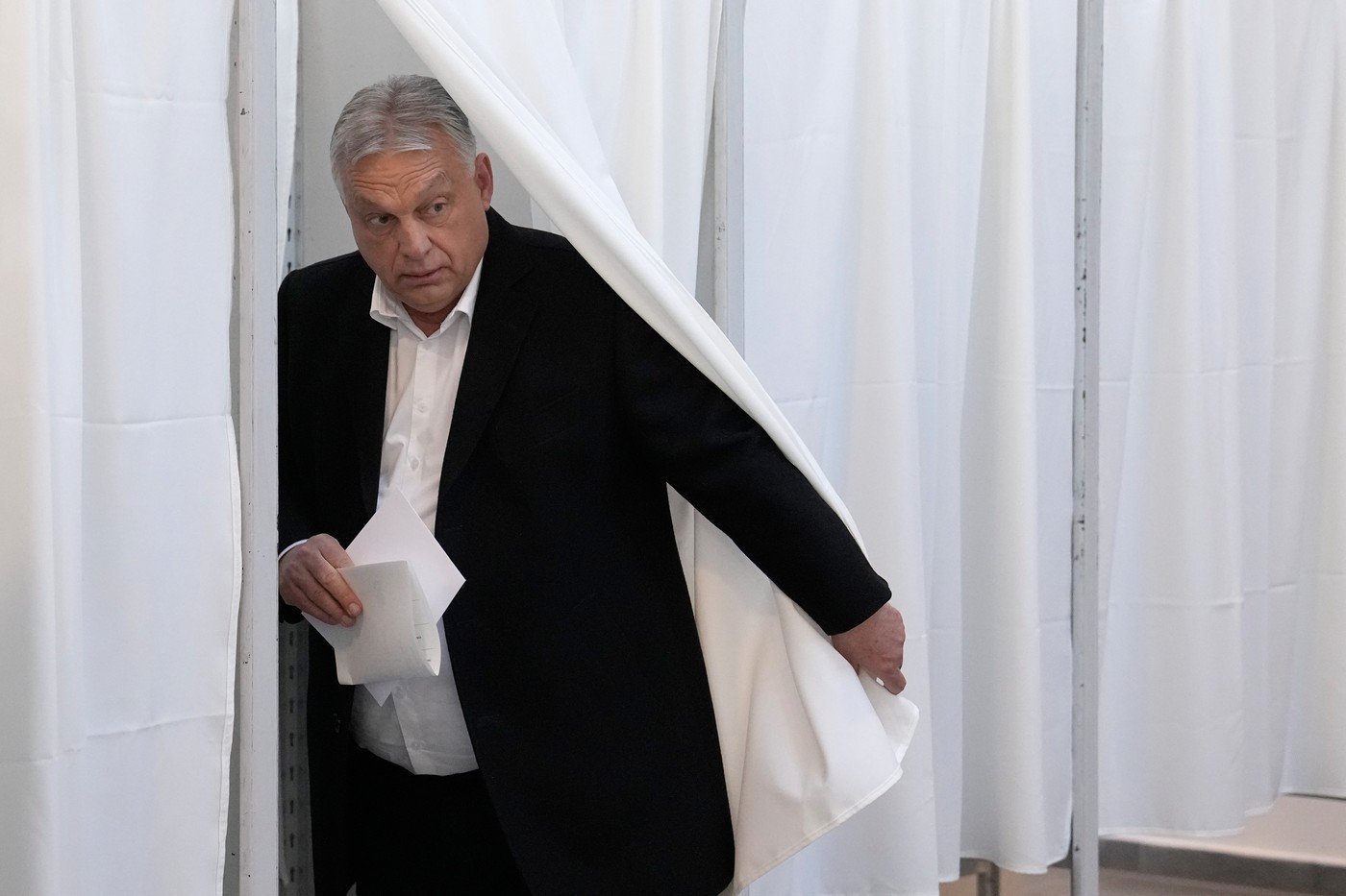 Orban: Alegerile, "democratice". Opoziția Tisza, pe val, arată sondajele