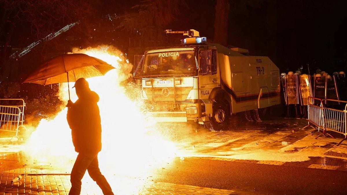 Tirana: 20 de arestări și trei parlamentari spitalizați după proteste