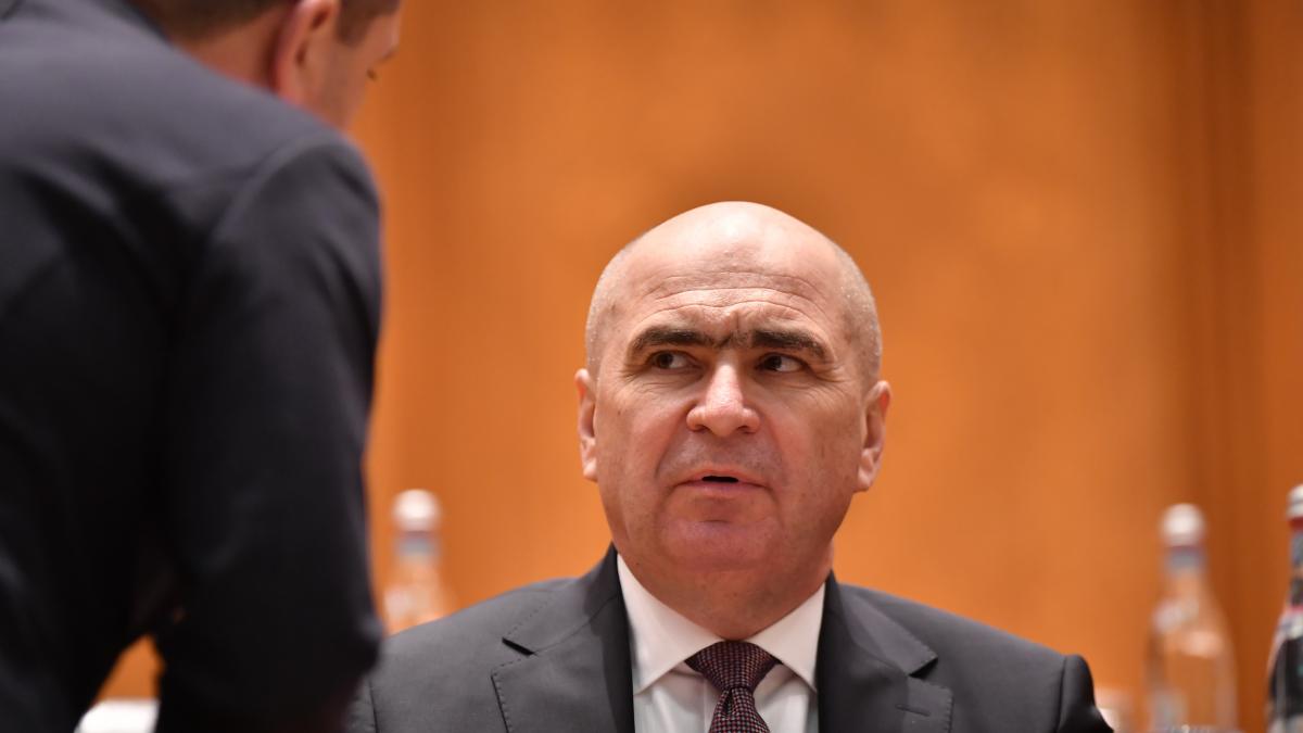 PSD vrea demiterea lui Bolojan: Acuzații grave de vânzări ilegale de companii