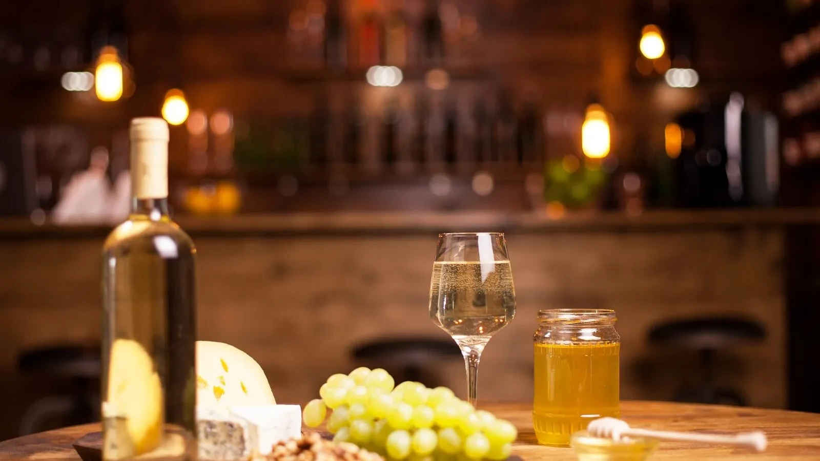 Lanț de magazine din România deschide primul pub din Europa