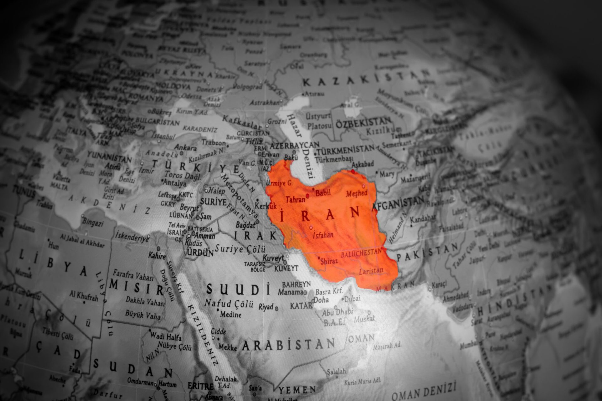 Războiul din Iran și conflictele din Orientul Mijlociu impactează sever lanțurile de aprovizionare umanitare Conflictele din Orientul Mijlociu, în special cele din Iran, au avut un impact devastator asupra distribuției de alimente și medicamente pentru milioane de oameni aflați în situații vulnerabile din întreaga lume