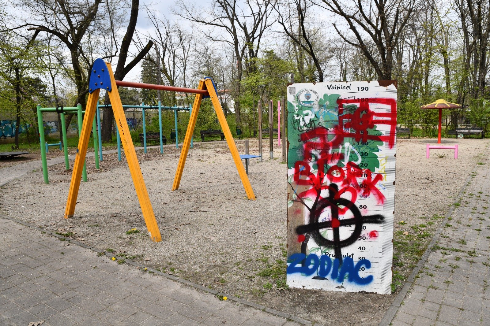 Ciucu, scandal în Herăstrău: "Cacofonie" de mobilier și "cașcarabete" ilegale