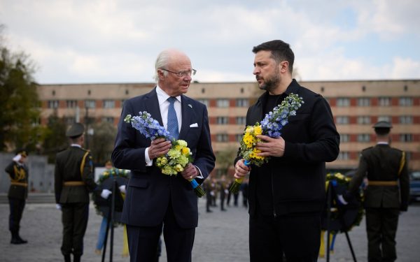 Regele Suediei, vizită oficială în Ucraina: Zelensky l-a primit la Liov