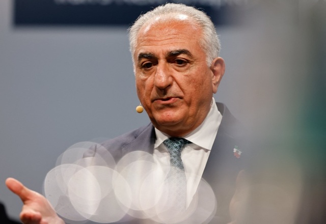 Un membru al familiei regale iraniene, REZA Pahlavi, a accentuat importanța luptei pentru eliberarea de sub actualul regim de la Teheran, ca reacție la anunțul unui armistițiu între Statele Unite ale Americii și Republica Islamică
