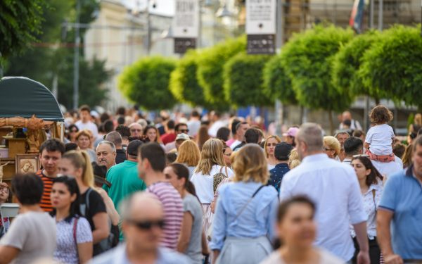 Unde-și găsesc românii cele mai grase salarii? Topul uriașelor venituri