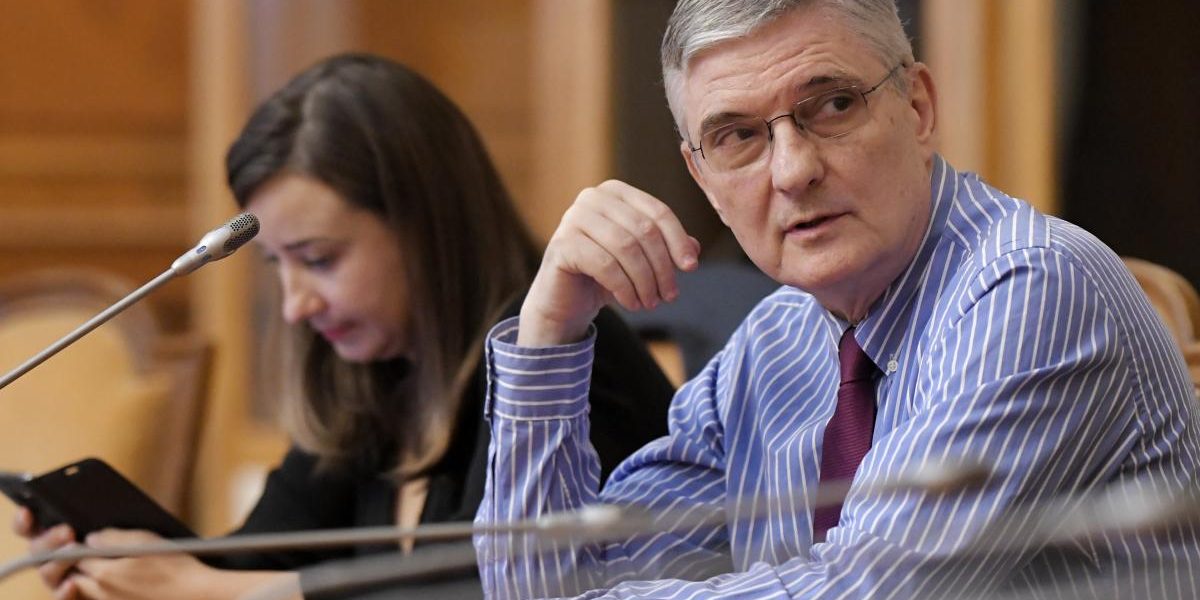 Președintele Consiliului Fiscal, Daniel Dăianu, avertizează asupra riscului ca România să intre în recesiune în condițiile actuale, generate de scumpiri în lanț cauzate de războiul din Iran