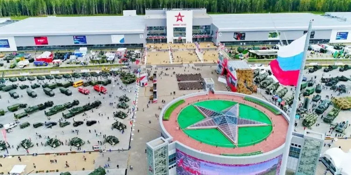 Record de condamnare în ”Disneyland-ul militar” al lui Putin / FOTO