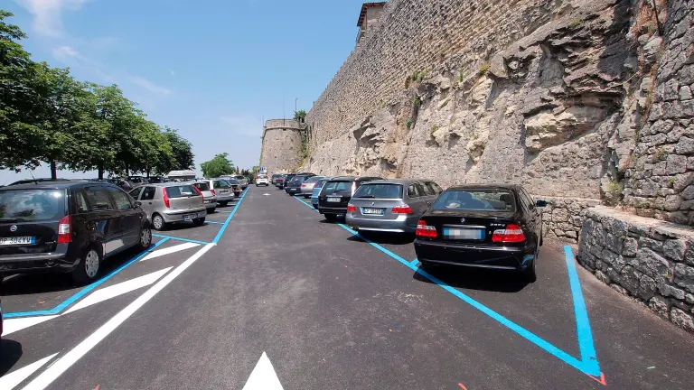 Un conflict pentru un loc de parcare s-a soldat cu un incident grav în centrul orașului San Marino, soldat cu rănirea unui bărbat de 40 de ani