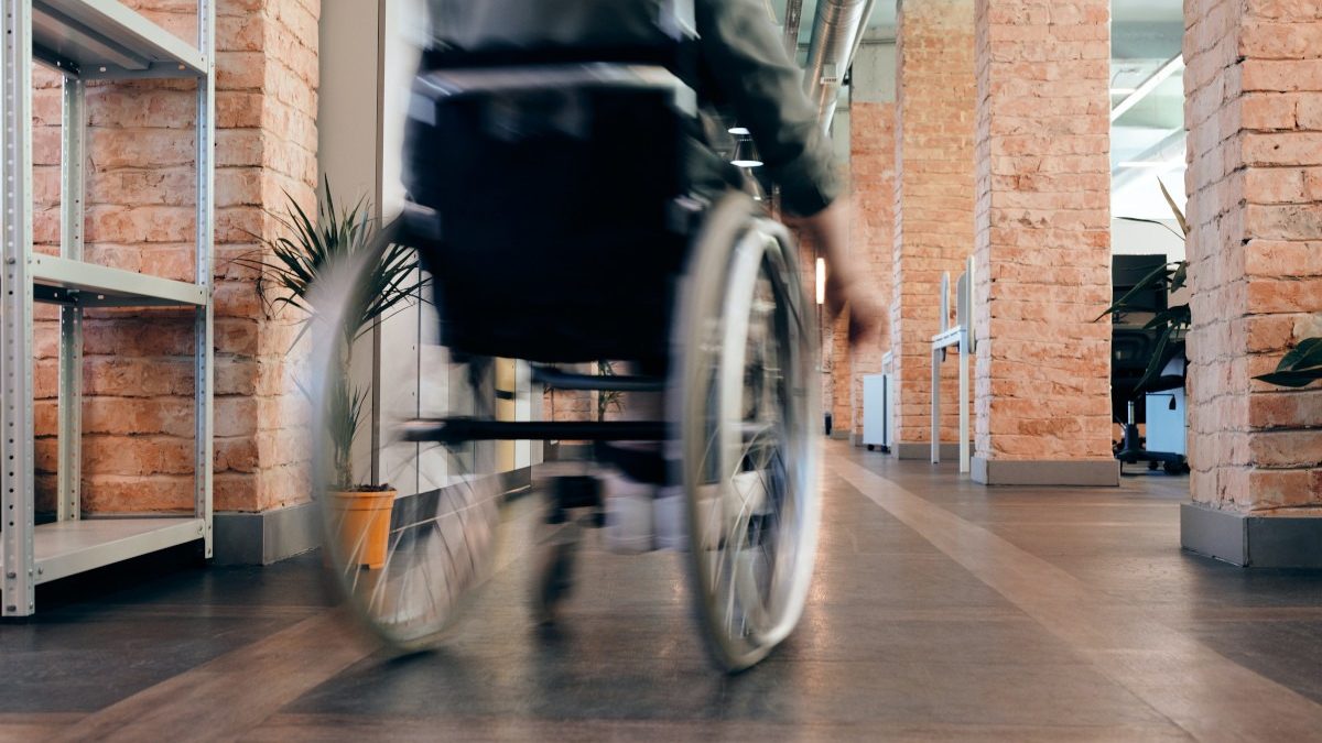 Ministrul Muncii, despre firmele cu angajați cu handicap: "Stop băieților deștepți!"