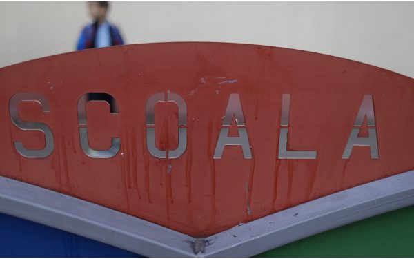 Profesorul din Gorj, acuzat de agresiuni sexuale, încasează în continuare salariul!