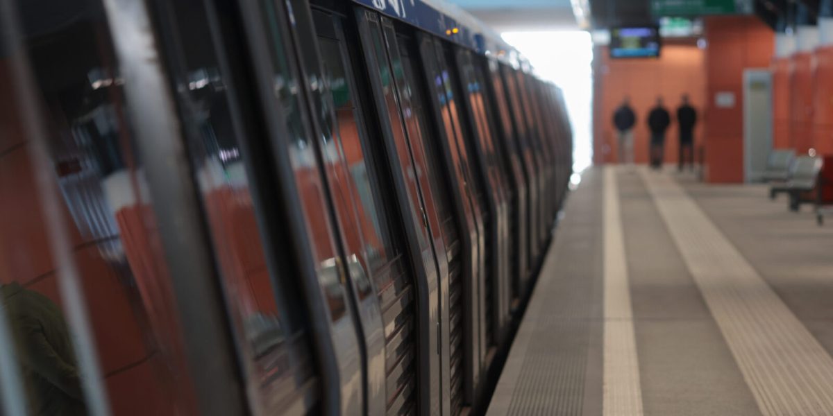 Tariful pentru metrou crește cu 40% din această lună
