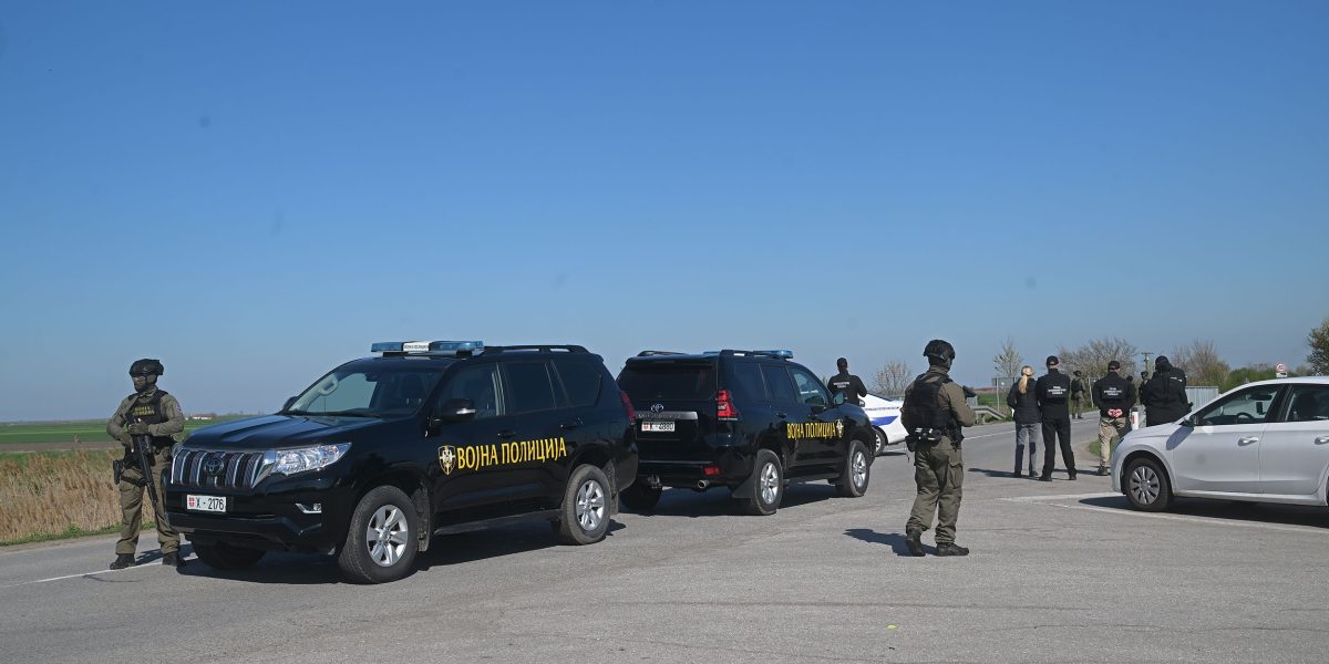 Serviciile de informații militare sârbe au indicat timp de luni de zile că ar putea fi în desfășurare operațiuni legate de explozibili de fabricație americană, găsiți la conducta de gaze care leagă Serbia de Ungaria