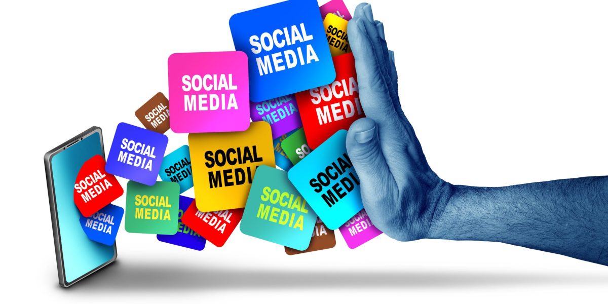 Utilizatorii de social media, tot mai pasivi. Ce schimbă comportamentul online?