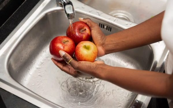 Legumele și fructele-bombă din supermarketuri: Care-s cele mai toxice?