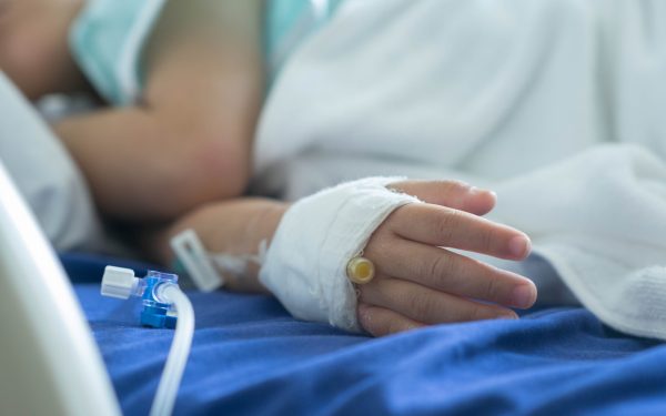 Seringi refolosite: copii infectați cu HIV într-un spital. Șoc în România