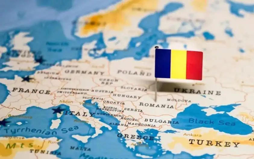 România se află într-o situație delicată, fiind evidențiată în cel mai recent raport al Grupului Erste ca fiind statul din regiunea Europei Centrale și de Est cu cel mai înalt grad de independență energetică, dar și cea mai vulnerabilă din punct de vedere fiscal